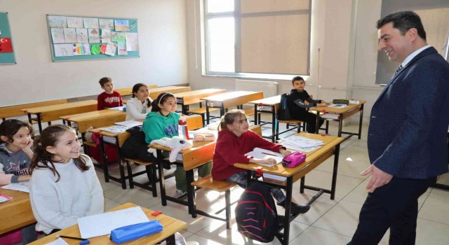 Öğrenciler kış okulunda ilim, sanat, matematik ve İngilizce öğreniyor
