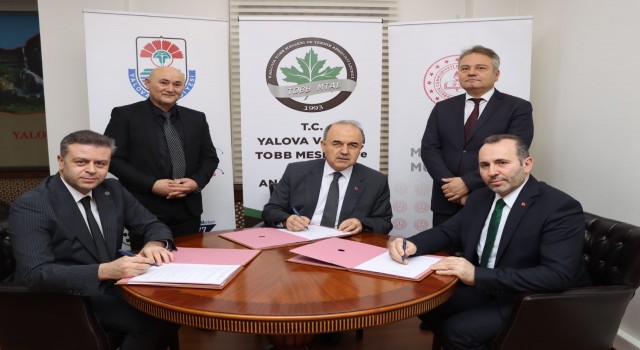 Öğrencilerin yetiştirdiği çiçekler Yalova sokaklarını süsleyecek