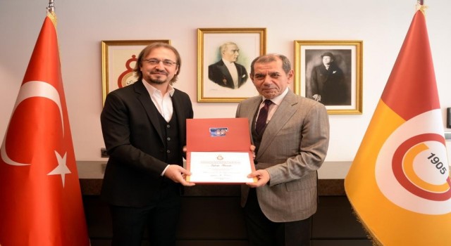 Okan Buruk ve Ayhan Akman, Galatasaray Kulübü üyesi oldu