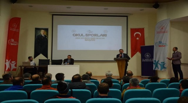 Okul Sporları Bilgilendirme Toplantısı düzenlendi