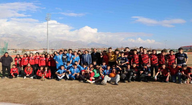 Okul Sporları Futbol müsabakaları tamamlandı