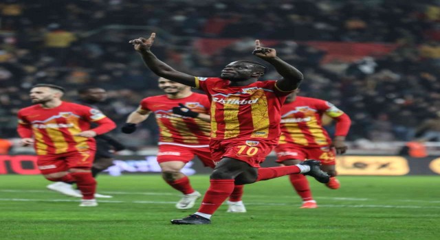 Olivier Kemen üçüncü golünü attı