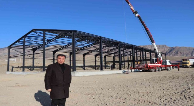 Oltu OSBde fabrikalar tamamlanıyor