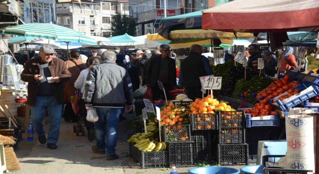 Orduda semt pazarlarında yoğunluk