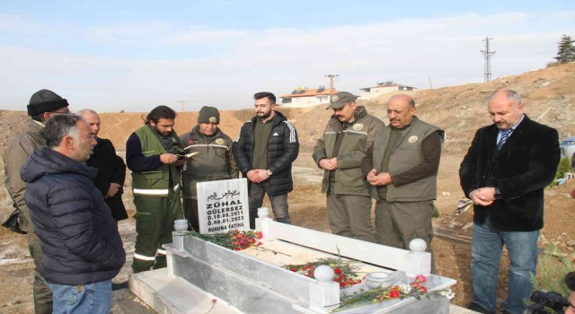 Orman Bölge Müdürlüğü, kimsesizler mezarlığına gömülen kızın mezarına ağaç dikti