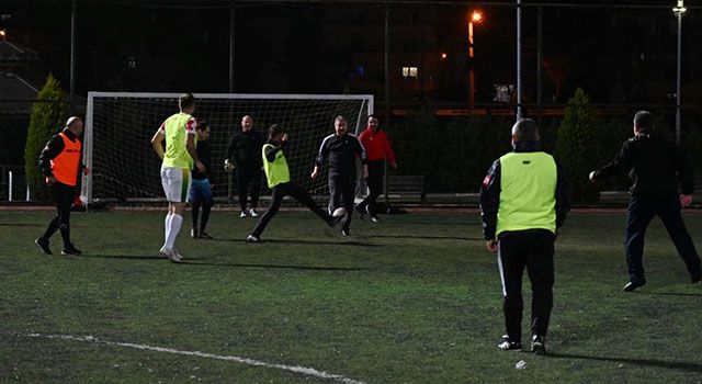 Osmaniye'de Basın ve protokol mensupları, dostluk maçında buluştu