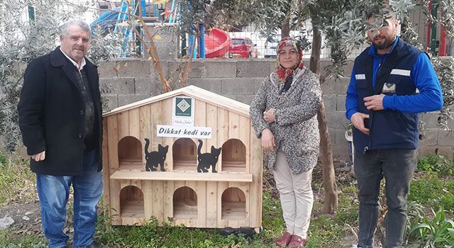 Osmaniye’de belli yerlere ‘Kedi Evleri’ yerleştiriliyor