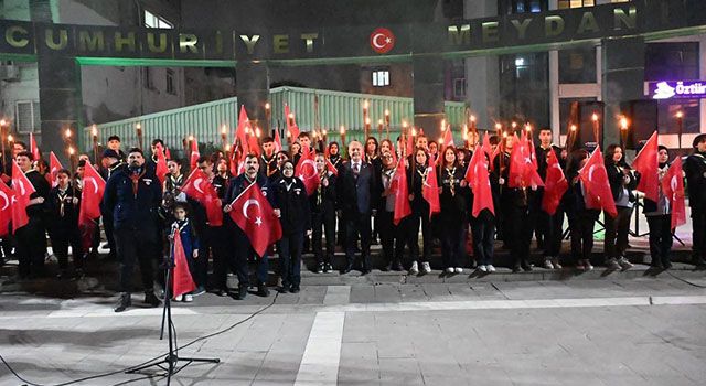 Osmaniye'de Fener Alayı etkinliğinde, Karanlıklar aydınlandı