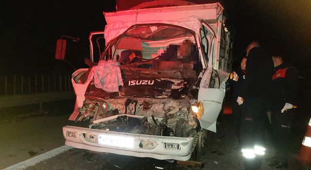 Osmaniye’de kamyona arkadan çarpan kamyonetteki 2 kişi öldü