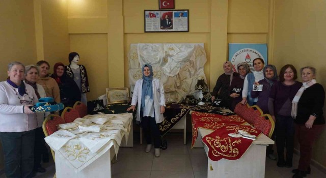 Osmanlı sanatı ev hanımlarına gelir, genç kızlara çeyiz oluyor