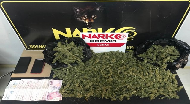 Otomobille uyuşturucu sevkiyatını polis engelledi