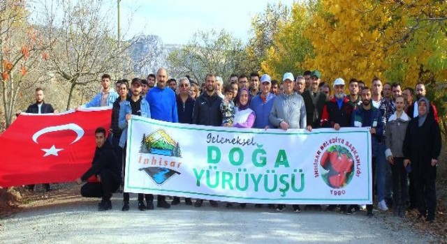 500 kişi katıldığı ‘Geleneksel Doğa Yürüyüşü renkli görüntülere sahne oldu