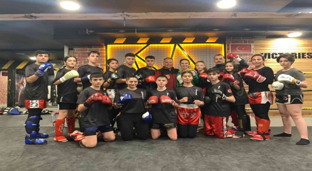 (ÖZEL) Kick Boks Türkiye Şampiyonasına katılacak 19 sporcunun hedefi milli takıma girmek