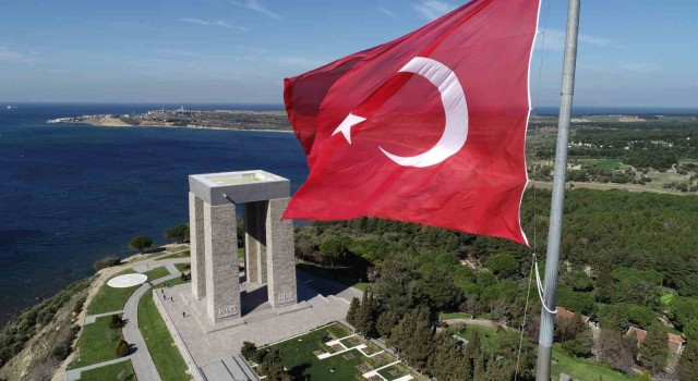 (Özel) Tarih Bölümü Öğretim Üyesi Dr. Mithat Atabay: Şehitler Abidesi milletin eseridir