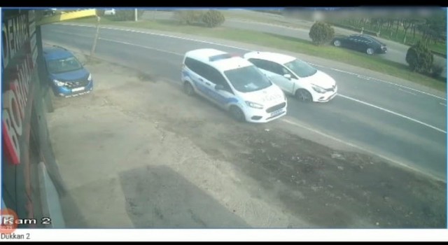 Polis otosu dur ihtarına uymayan aracı kovalarken kaza yaptı: 1 yaralı