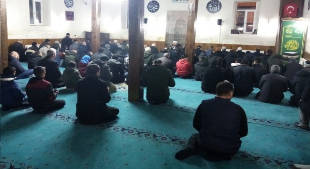 Regaip kandili Çıldırdaki camilerde idrak edildi