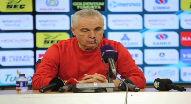 Rıza Çalımbay: Deplasmanda alınan bu 3 puan bizim için çok önemli