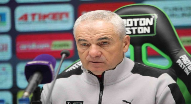 Rıza Çalımbay: “Yaşadığımız olaylara rağmen buradan puan çıkarmak avantaj”
