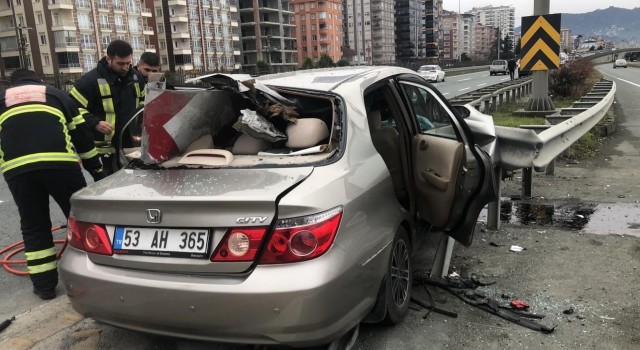 Rizede feci kaza: Bariyer aracın ön camından girip arka camdan çıktı