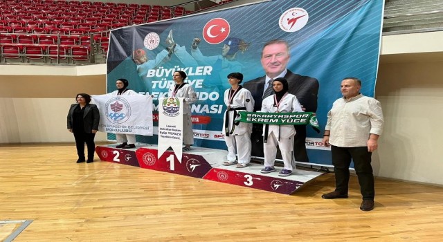 Sakarya Büyükşehirli sporcu Taekwondodo Türkiye üçüncüsü oldu