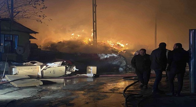 Sakaryada geri dönüşüm fabrikasında yangın