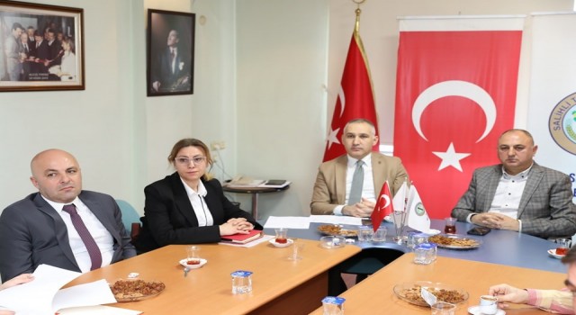 Salihlide ıspanak üretimiyle ilgili toplantı yapıldı