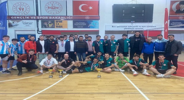 Şampiyon Cahit Zarifoğlu yurdu oldu