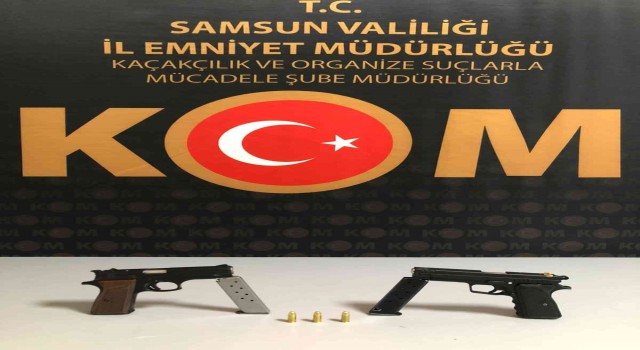 Samsunda bir araçta 2 ruhsatsız tabanca ele geçirildi