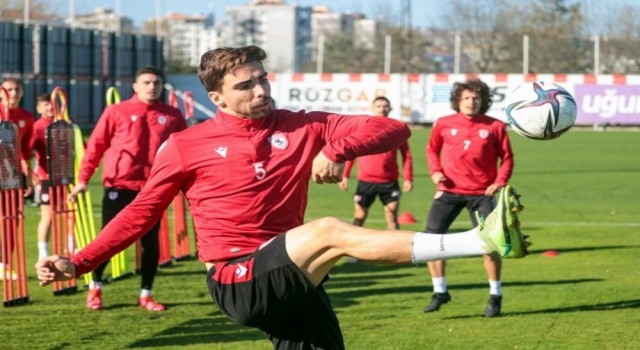 Samsunsporda lisansı çıkan Tomane yeniden takımda
