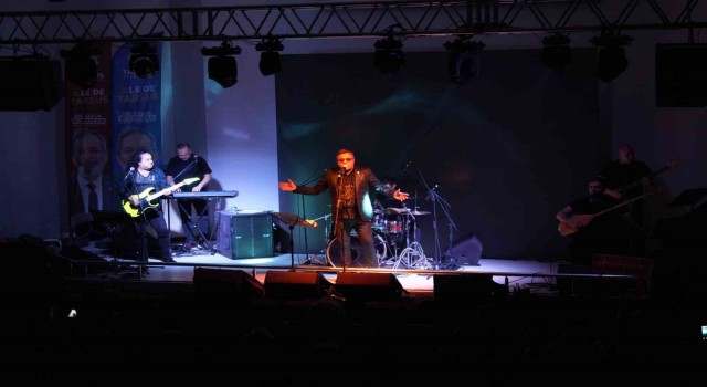 Sanatçı Ali Altay Tarsusta sahne aldı