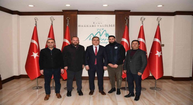 Sanatçı Karakayadan Vali Akbıyıka ziyaret