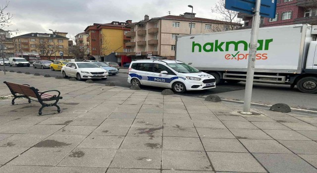 Sancaktepede boşandığı eşine sokak ortasında kurşun yağdırdı