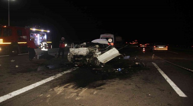 Şanlıurfada otomobil kurtarıcıya çarptı: 4 ölü