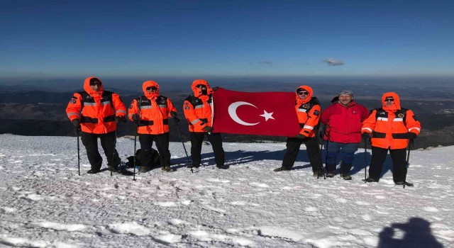 Şehitleri anmak için Ilgaz Dağına tırmandılar