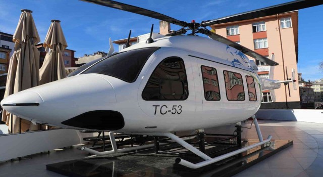 Şehrin ortasındaki helikopter görenleri şaşırtıyor