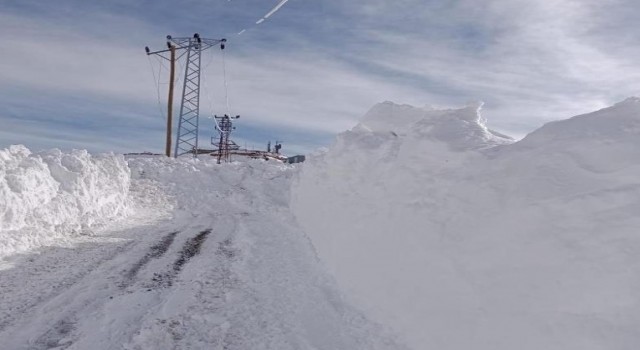 Şemdinlide 9 yerleşim yerinin yolu ulaşıma kapandı