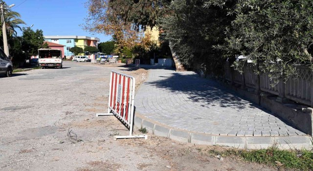 Side Mahallesinde kaldırım çalışması başladı
