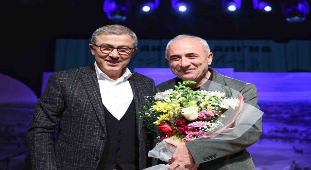 Şiir Akşamlarının konuğu Nurullah Genç oldu