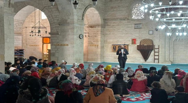 Silvanda onlarca çocuk asırlık camide buluştu