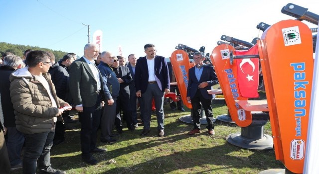 Simavın Kiçir köyüne 2 milyon 320 bin TLlik makine parkı