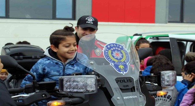 Sinopta çocuklara polislik mesleği tanıtılıyor