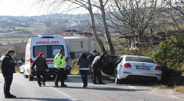 Sinopta minibüsle otomobil çarpıştı: 1 yaralı