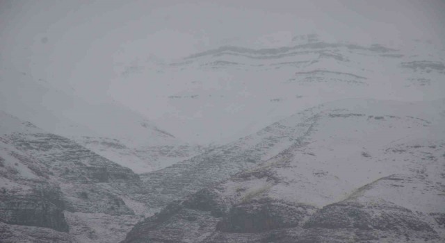 Şırnak, uzun zaman sonra karla buluştu