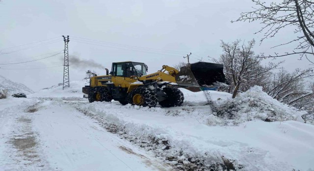 Şırnakta kapanan köy yolları tekrar ulaşıma açıldı