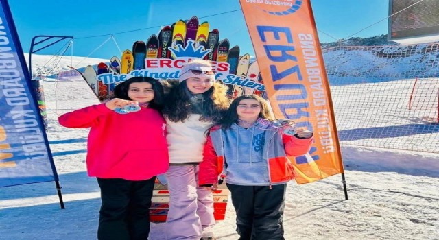 Sivaslı kayakçılar Kayseride derece yaptı