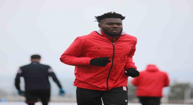 Sivassporun yeni transferi Jordy Caicedo ilk idmanına çıktı