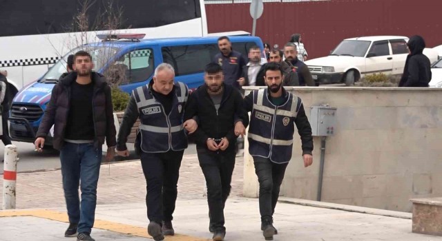 Sokak ortasında çatışmışlardı: Yürüyen suç makineleri yakalandı