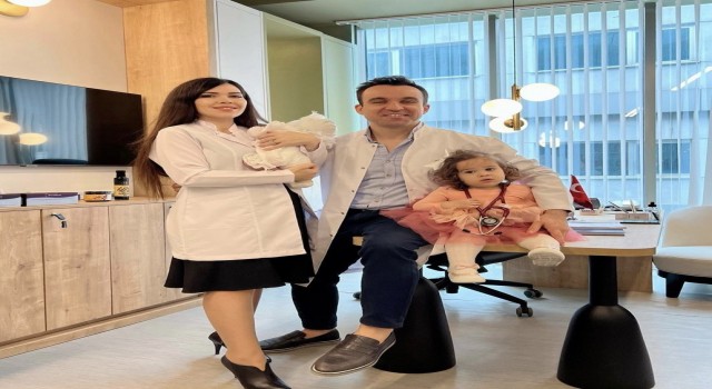 Sosyal medya fenomeni Özlem Lina Öze anlamlı jest