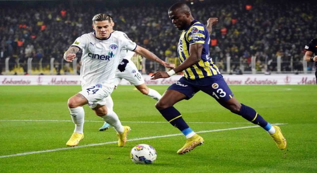 Spor Toto Süper Lig: Fenerbahçe: 2 - Kasımpaşa: 1 (İlk yarı)