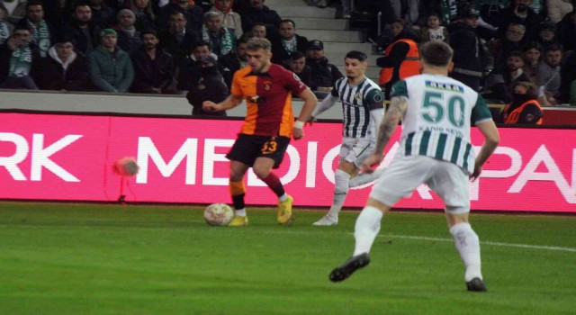 Spor Toto Süper Lig: Giresunspor: 0 - Galatasaray: 1 (İlk yarı)